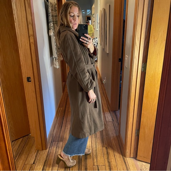 Vintage trench coat - Picture 3 of 8